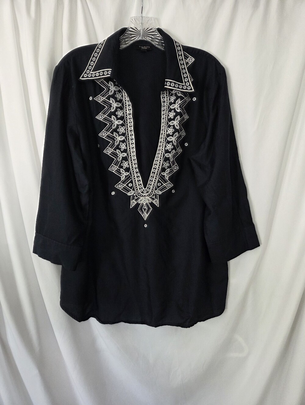 Talbots Navy/White Embrodered Long/Tunic Silk Blend Semi Sheer Top. Size 24